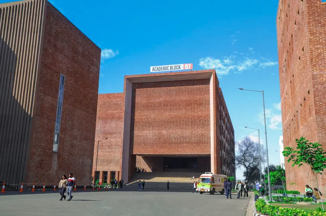 Chandigarh University Academic Building & Auditorium photo 42